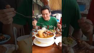 Food blogger mark wiens eating the most well known food Cansi in bacolod Erons Cansi House [upl. by Nnaesor]