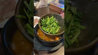 How to eat Sundaeguk in Korea Korean blood sausage soup [upl. by Jedediah]