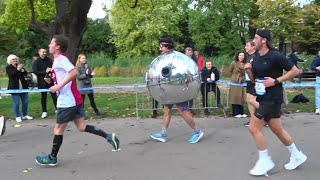 Amsterdam Marathon 2024 met leuke beelden van Vondelpark  Stadhouderskade [upl. by Ennayd]