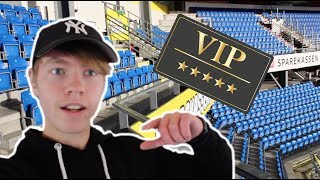 VIP PÅ STADION [upl. by Scornik931]