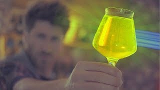 BIÈRE BIOLUMINESCENTE  ADN DE MÉDUSE  Une bière et Jivay 73 [upl. by Beacham694]