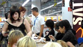 Dir en grey signing session Berlin 22082011 Part 2 [upl. by Okoyk]