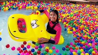 Wendy and Eric Play Hungry Hungry Hippo in the Swimming Pool [upl. by Michaelina601]