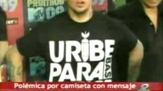 Cantante de Calle 13 provoca indignación entre políticos colombianos [upl. by Nahte]