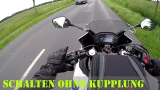 Motorrad Schalten ohne Kupplung  So einfach gehts Deutsch  Piotrrr Moto [upl. by Beckett]