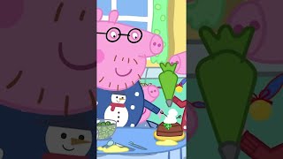 Peppa Pig Helps Decorate The Christmas Cake 🐷 🎄 Peppa Pig Shorts [upl. by Sanfred]