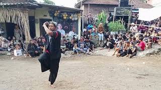 ATRAKSI PENCEK SILAT KEMBANG TUNGGAL KI AGENG NOTOLOYO LIVE SUMBERAN PACET [upl. by Benedikt]