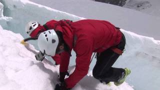 Chute en crevasse avec une pulka  GMHM [upl. by Omer507]