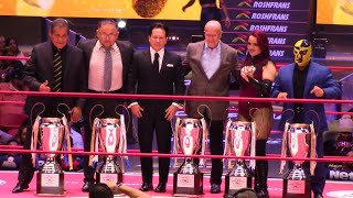 El Dr Daniel Aceves entrega la Copa Bobby Bonales 2024 en el 68 Aniversario de la Arena México [upl. by Dnalyk]