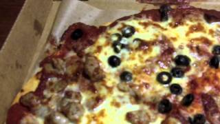 Larosas pizza review LaRosas Pizza special with pizza delivery [upl. by Zamir610]