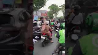 Kejadian Tabrak Lari Sopir truk di Tangerang pada hari Kamis Sore tabraklari sopir sopirtruck [upl. by Ahtreb]