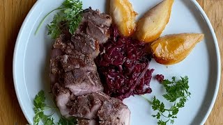 Weber Grill  Grillrezepte  Gänsebrust mit SpekulationsRub Rotkohl und Bratbirne [upl. by Sung]