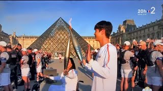 A CHEGADA DA TOCHA OLÍMPICA COM JIN DO BTS NO MUSEU DO LOUVRE [upl. by Molohs268]