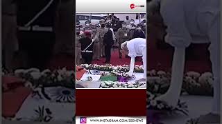 Lata Mangeshkar Last Rites पीएम मोदी ने दी लता जी को श्रद्धांजलि PMModi  Shorts ZeeNewsShorts [upl. by Darahs]