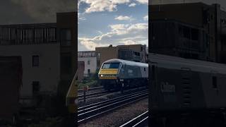 Chiltern Railways passing Dollis Hill londontransport [upl. by Glialentn811]