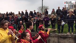 VIDÉO Blois  les premiers pas du défilé du carnaval 2019 [upl. by Landy]