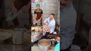 I Thoroughly Enjoyed the Delicious Waris Nihari and Sheermal Recipe At Lahore Street Food Pakistan [upl. by Auqenet]