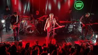 Ligabue  Certe donne brillano live Italghisa 17032019 [upl. by Aholah]