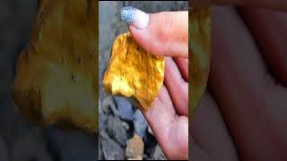 shorts gold experiment diggingfortreasure crystal treasurehunting treasuresearching [upl. by Vladamir]