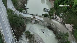 Cantiano ponte romano di 2000 anni sulla Flaminia regge allalluvione nelle Marche [upl. by Zebapda]