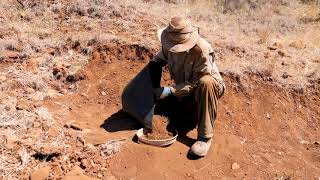 Inexperienced Saphire fossicking at the Lava Plains in Queensland [upl. by Bonnell]