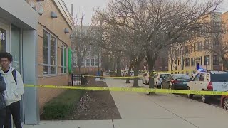 3 people shot on Chicagos North Side [upl. by Eillod]