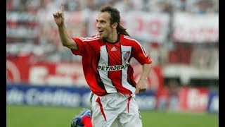 Gol de Fernando Belluschi  River Plate 5  0 Velez Sarsfield  Apertura 2007 [upl. by Ecnerolf792]