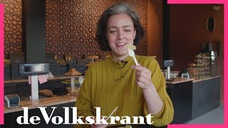 Zoetigheden met kaas bij de Syrische patisserie  de Volkskrant [upl. by Walston]