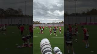 Und plötzlich lag Guerreiro im Abschlusstraining der Bayern auf dem Boden 😁 shorts sport1 [upl. by Sainana]