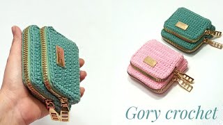 كروشيه محفظه مربعه الشكل بسوسستين من بواقي الخيوط  Crochet wallet [upl. by Rehc]