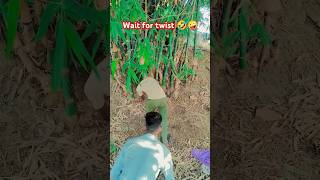 भाई नागिन निकाल रहा है 🤪shortsfeed youtubeshorts funnyshorts shorts trending viralvideo nagin [upl. by Soracco]