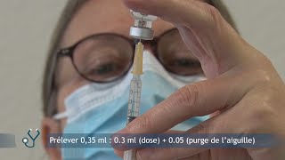 Préparation de doses de vaccins  Covid19 [upl. by Saffren596]