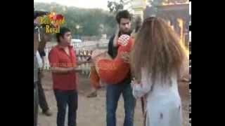 On location of TV Serial Madhubala RK saves Madhu from fire gets cured 3 [upl. by Slavic486]