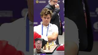 Magnus Carlsen Molesto con el Árbitro 😡 chess ajedrezinframundo ajedrez [upl. by Ekaterina]