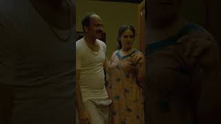 ഇവൻ എന്താ ഇങ്ങനെ  Escape Movie Scene comedyshorts shortvideos movie [upl. by Rehpotsihrc]