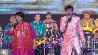 Falguni Pathak 2013  Special Entry on Day 1 [upl. by Nawotna624]