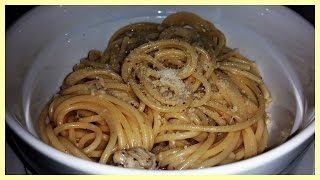 Spaghetti Cacio e Pepe  Le Ricette di Zio Roberto [upl. by Ecnatsnok]