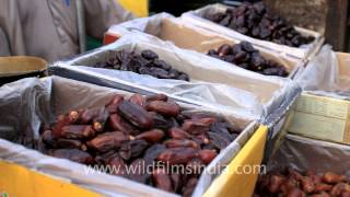 Chandni Chowk bazaar festooned with Iftar fast breaking items [upl. by Nhepets]