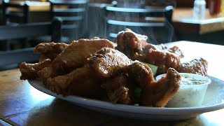 Chicagos Best Wings YakZies [upl. by Nomed]