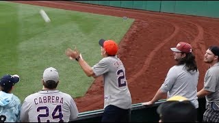 Barehanding a home run ball at PNC Park  how much does it really hurt [upl. by Anyzratak]