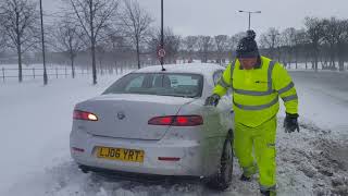 Gritter crew helping stranded motorist [upl. by Gillan]