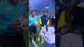 ❤️¡UN PADRE ORGULLOSO Así reaccionó Henry Martín al ver a su hija en el protocolo de la Liga MX [upl. by Llehsram]