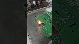 Lazer ile PCB kesim PCB lazer ile nasıl kesilir shorts pcbway Khurram521 tomobox7763 [upl. by Orbadiah]