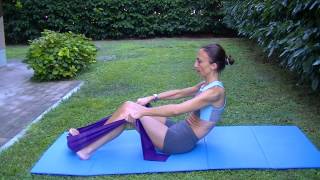 Pilates con lelastico per addominali e braccia [upl. by Aitnic]