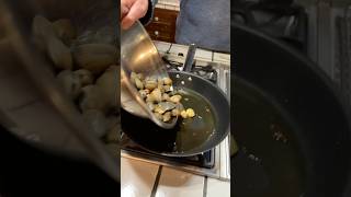 🇮🇹Prepariamoci per lo spaghetto alle vongole🇮🇹 parpachef pasta 360italymarket [upl. by Leamaj]