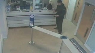 Robber uses handwritten note to steal cash [upl. by Justinn]