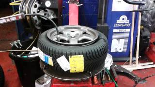 Fitting 1955516 tyre on 8J rim [upl. by Apilef423]