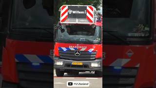 Brandweerkazerne WILLEM met spoed naar een patiënt afhijsing amsterdam brandweer prio1 willem [upl. by Lauro]