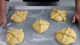 Receta de pan de muerto  Escuela de Gastronomía ISMM México [upl. by Gleda419]