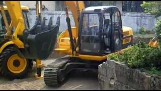 ✔ How to Drive and Operate a JCB Tracked Excavator Machine [upl. by Tibbs]